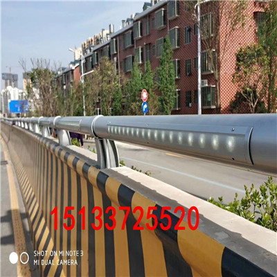 防撞焊接橋梁護(hù)欄支架常用規(guī)格